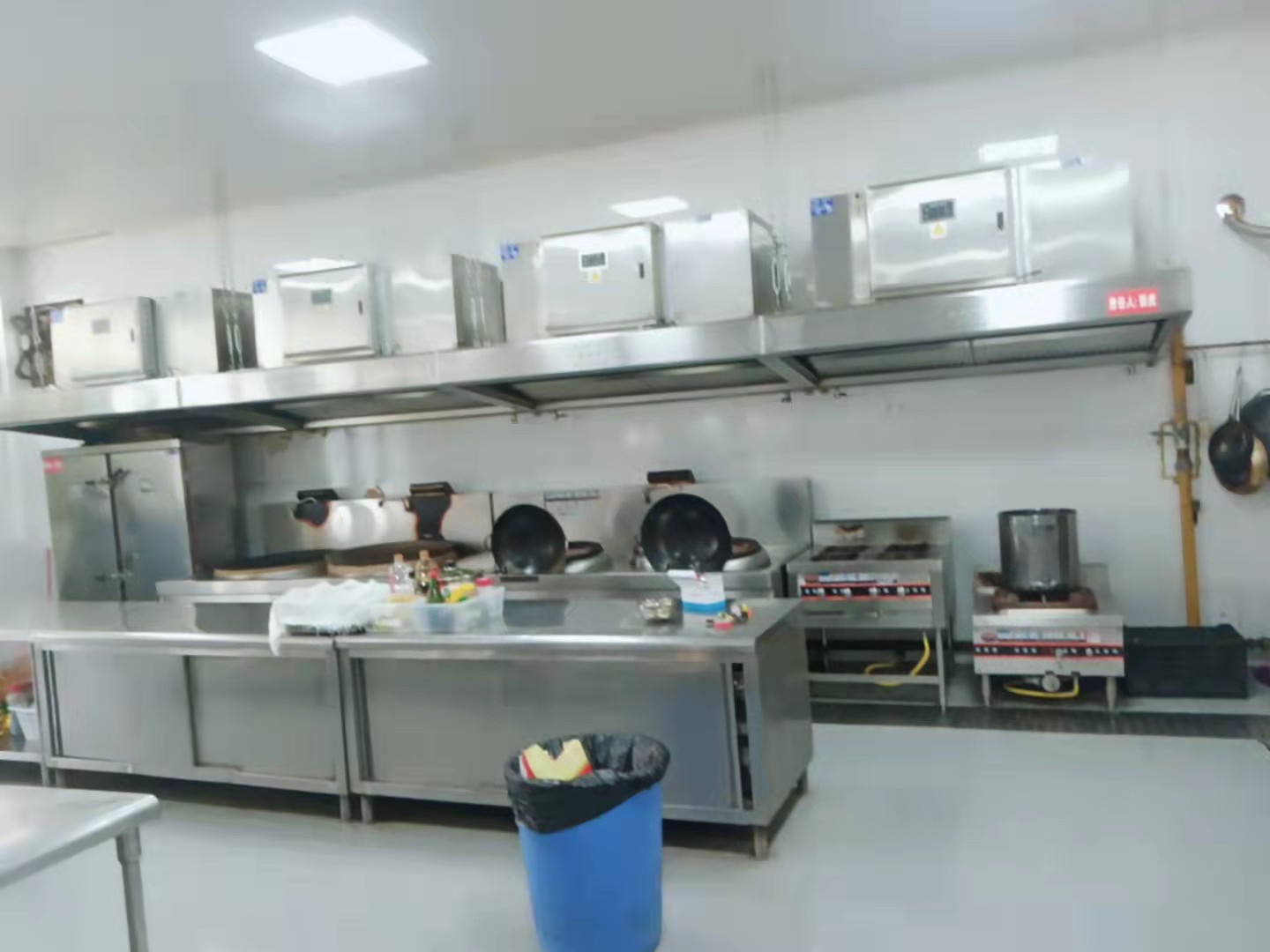 食堂粉色视频免费网站设备